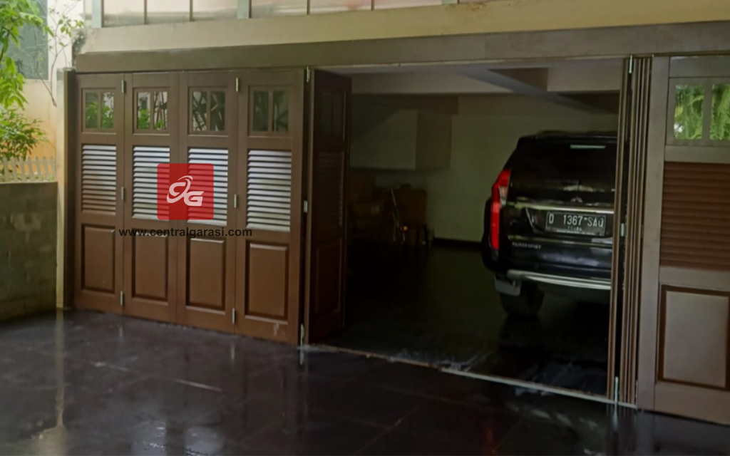 Pintu Garasi besi lipat